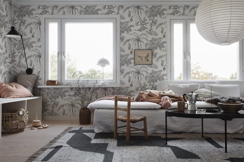 Moa animal wallpaper in living room