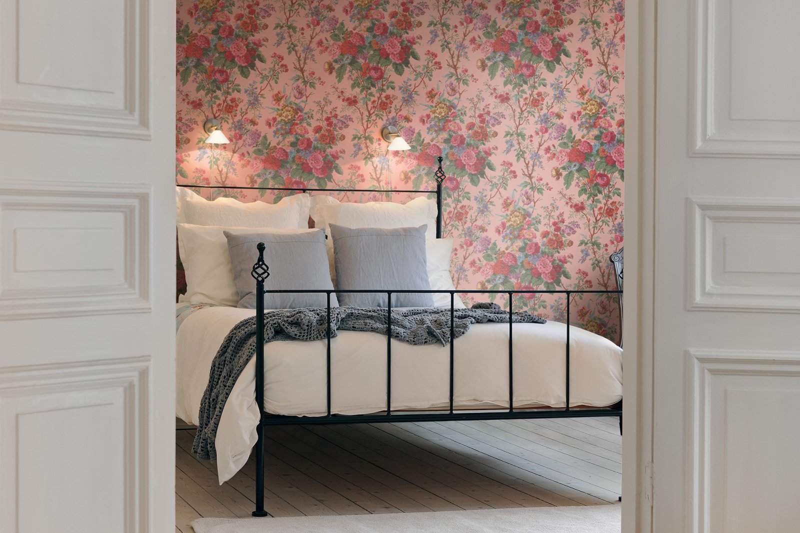 Bouquet in Pink Floral Pattern Wallpaper in Bedroom