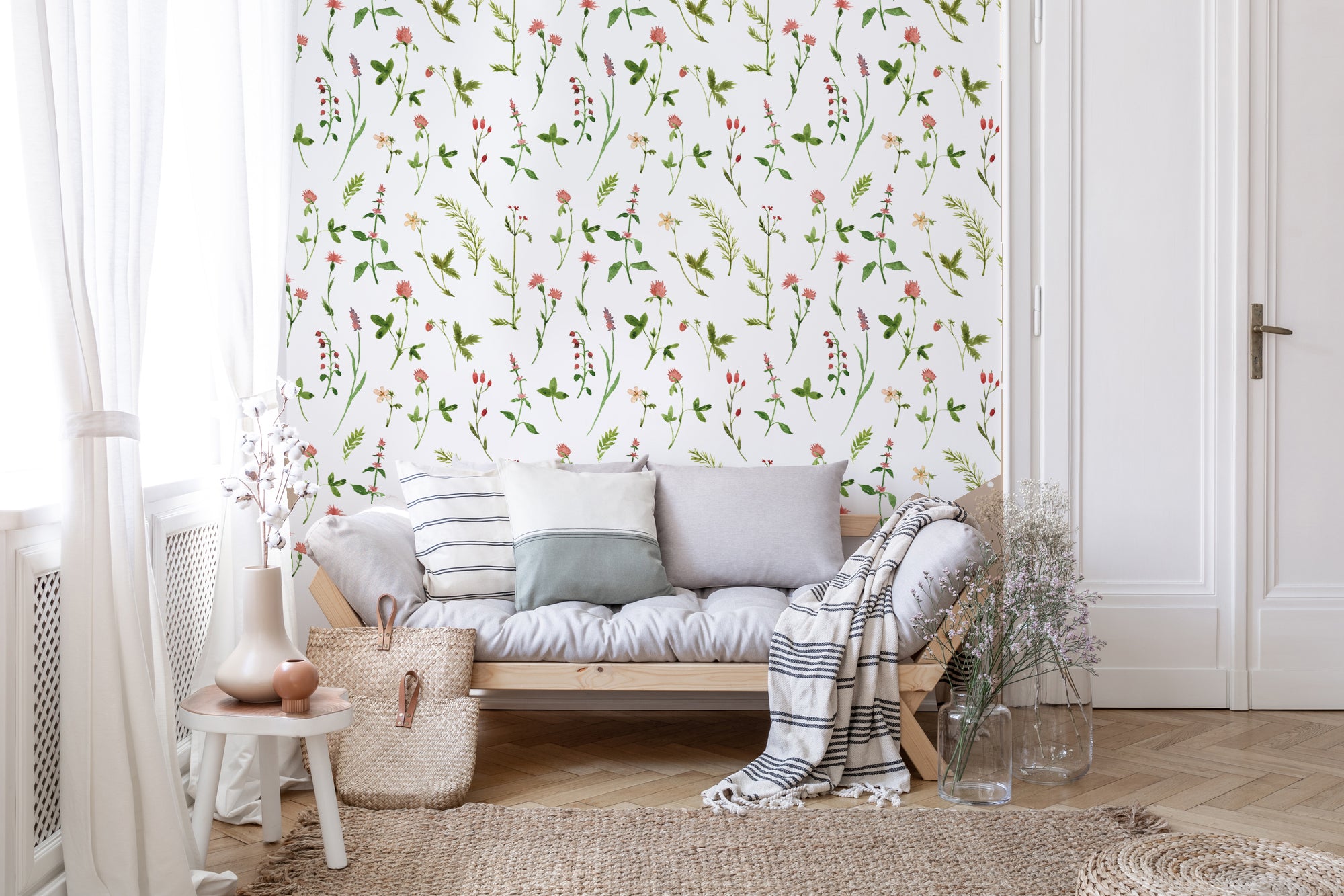 Lila, Floral Pattern Wallpaper in living room