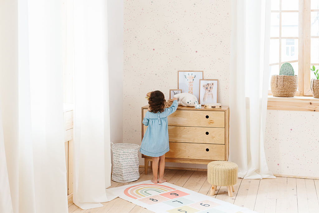 Twinkle Twinkle Little Stars, Kid's Wallpaper in blush pink/grey as seen in a kid's bedroom