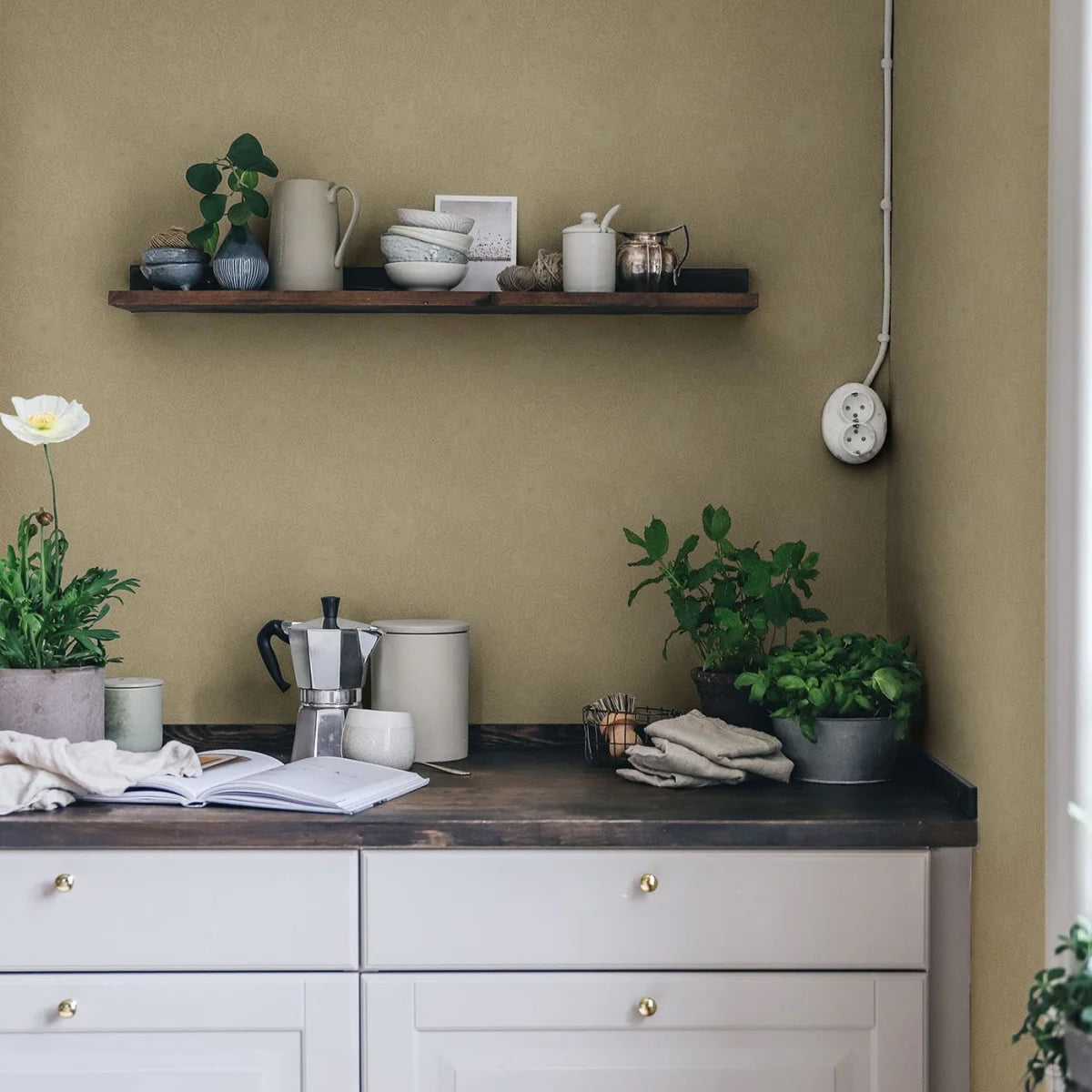 Anton Honey Yellow Vintage Floral Wallpaper with Classic Floral Pattern